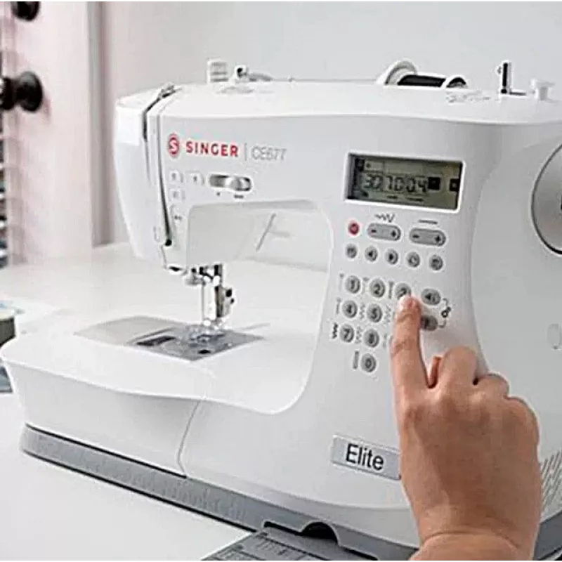 Máquina de coser SINGER CE677