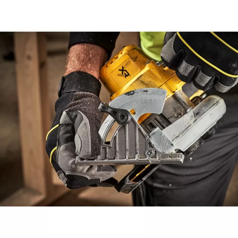 DEWALT. SIERRA CIRCULAR. 18V 165mm DCS565N