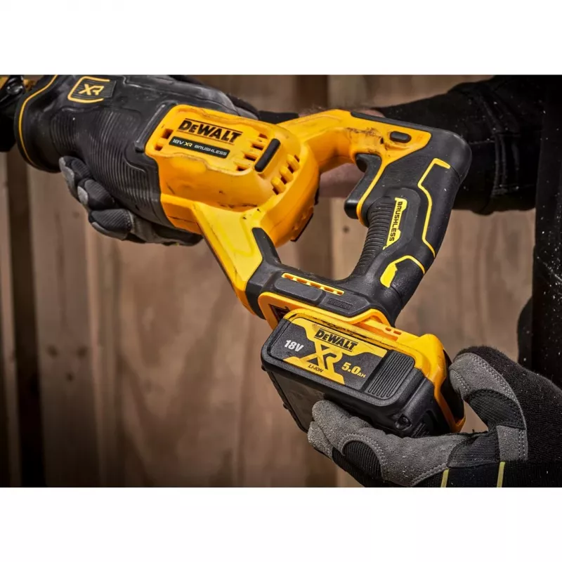 DeWALT DCS382N-XJ sierra de sable