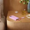 Funda con soporte para iPhone 17 Apple Beats con MagSafe y control de cámara, Pebble Pink, PC y microfibra