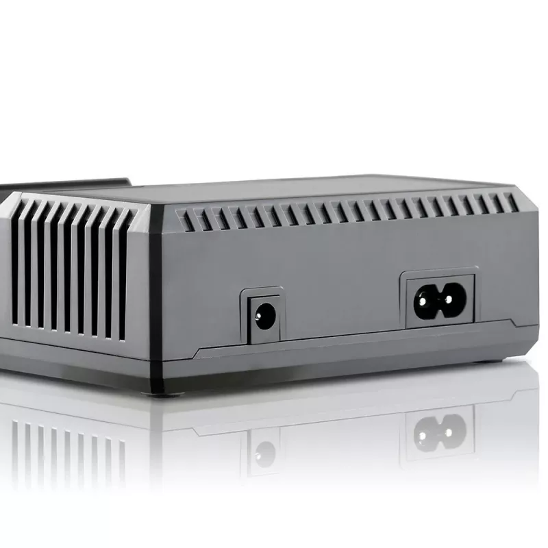 Cargador everActive UC-4200 para baterías cilíndricas Li-ion y Ni-MH