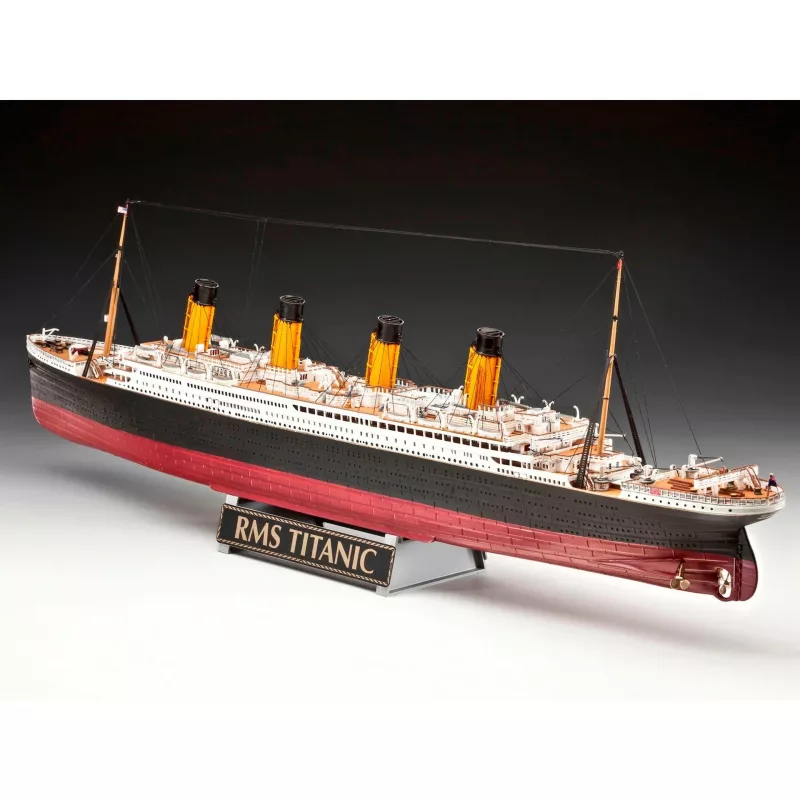 Rv05715 - Revell -1:400 - set regalo - 100 años Titanic (edición especial)