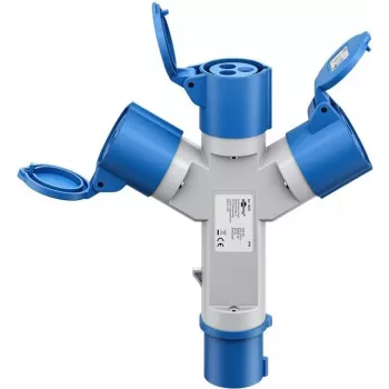 Goobay Adaptador en Y CEE, conector macho CEE a 3x conector hembra CEE (76237)