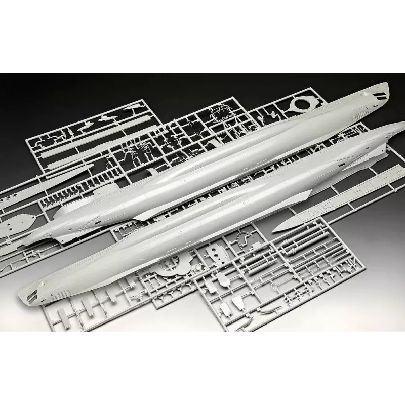 Maqueta de plástico REVELL Submarino alemán Tipo VII C/41 1:72