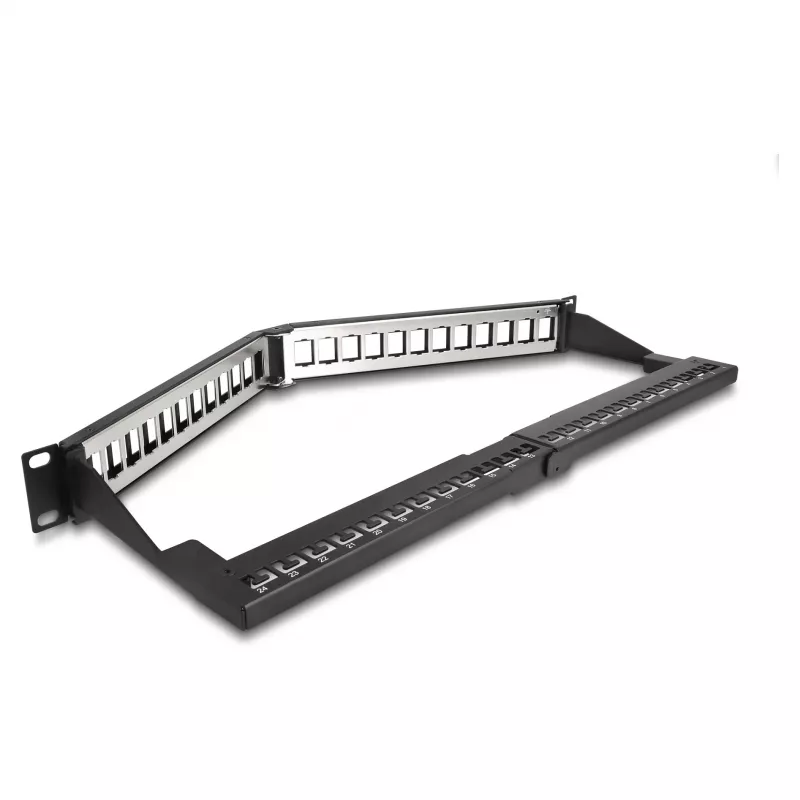 Panel de parcheo Keystone DeLOCK 19 pulgadas 24 puertos con alivio de tracción 1HE en ángulo negro