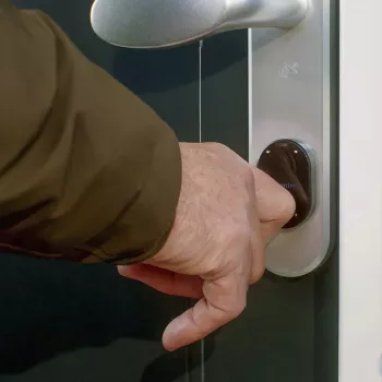 Cerradura electrónica Shelly LOQED – Smart Lock, acabado negro