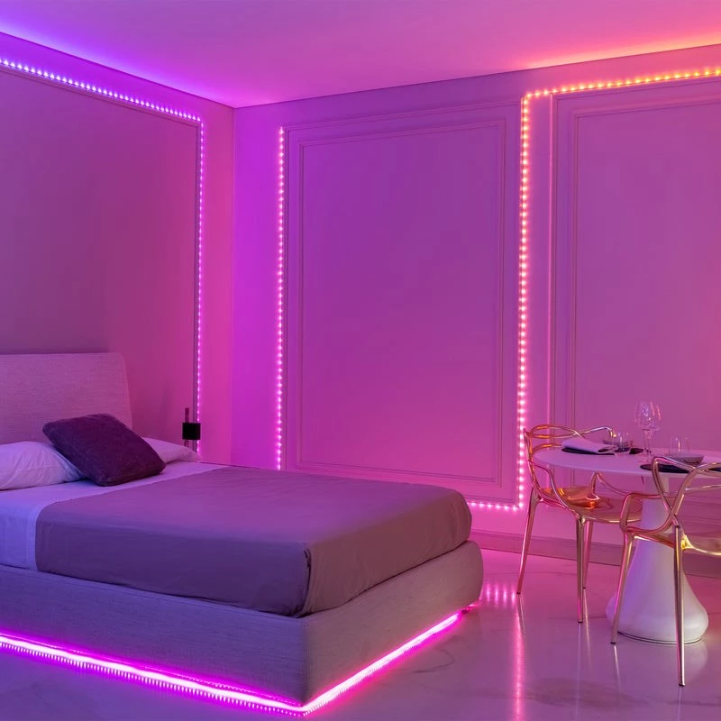 Guirnalda LED Twinkly TWD200STP-TEU tira multicolor para interior, 5 cm de separación, IP20, cable transparente
