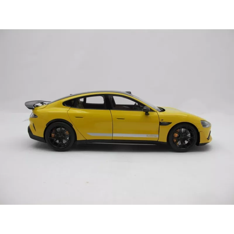Modelo de coche clásico Xiaomi BHR08KQGL premontado a escala 1:18 — 284×110×82,5 mm