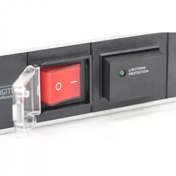 Regleta de enchufes de aluminio Digitus con interruptor, 7 tomas de seguridad, cable de 2 m con protección contra sobretensiones