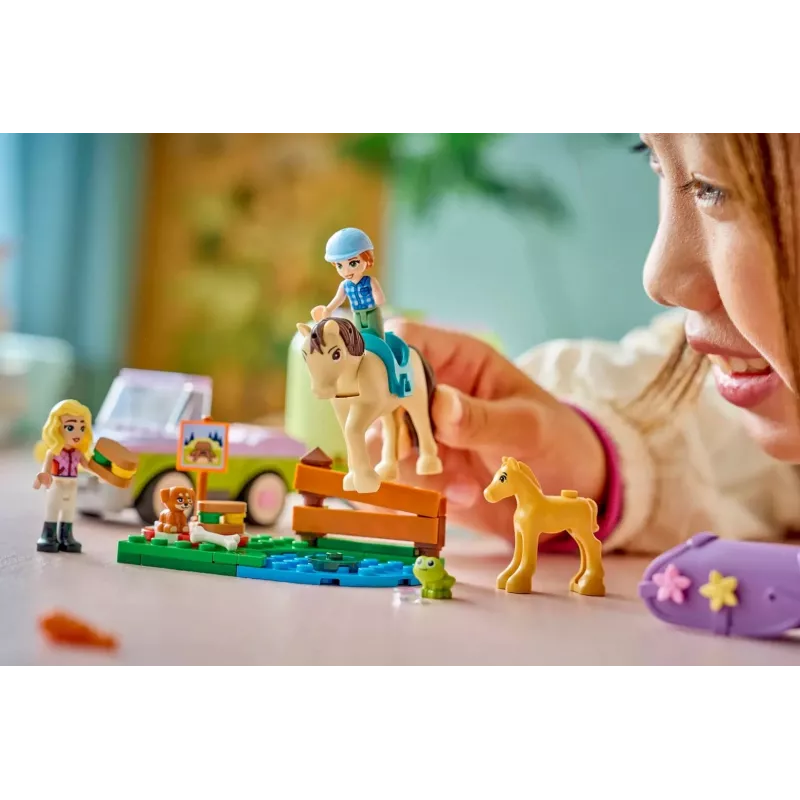 LEGO FRIENDS 42695 Remolque de yegua y potro