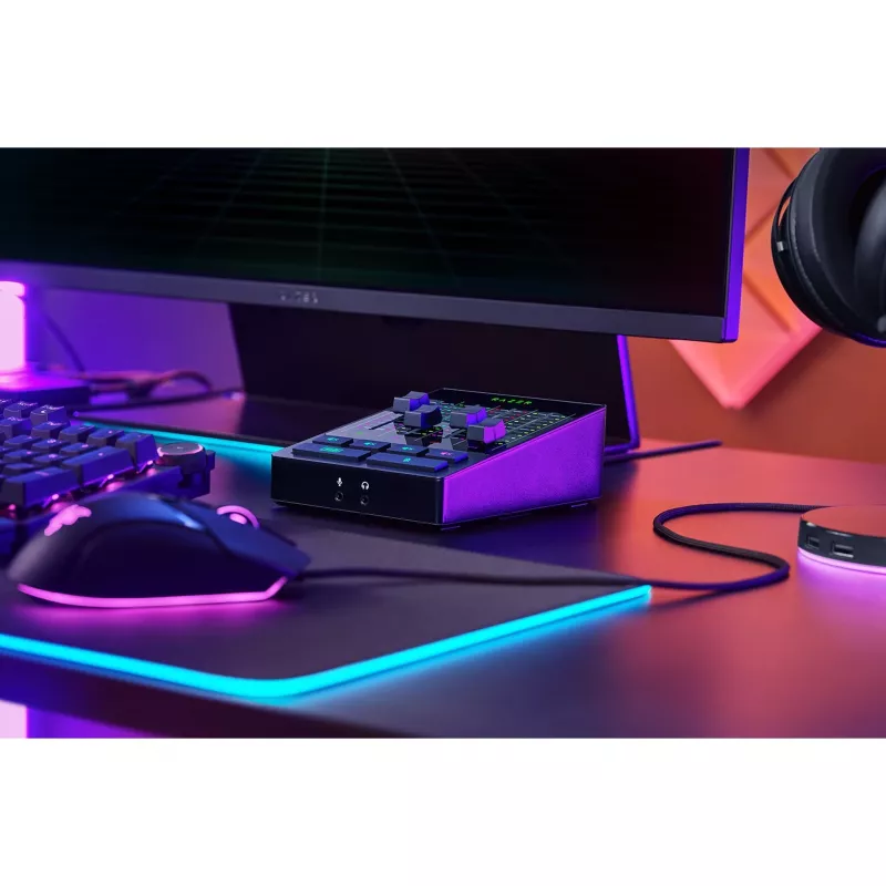 Razer mesa de mezclas digital de 4 canales (RZ19-03860100-R3M1)