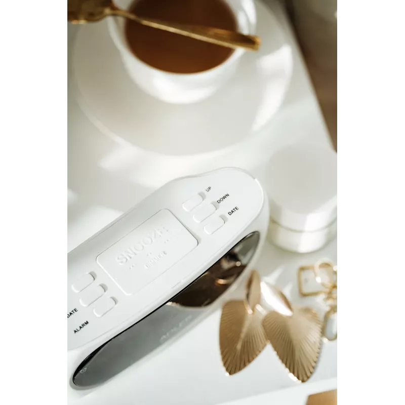 Adler AD 1186W despertador digital negro, blanco