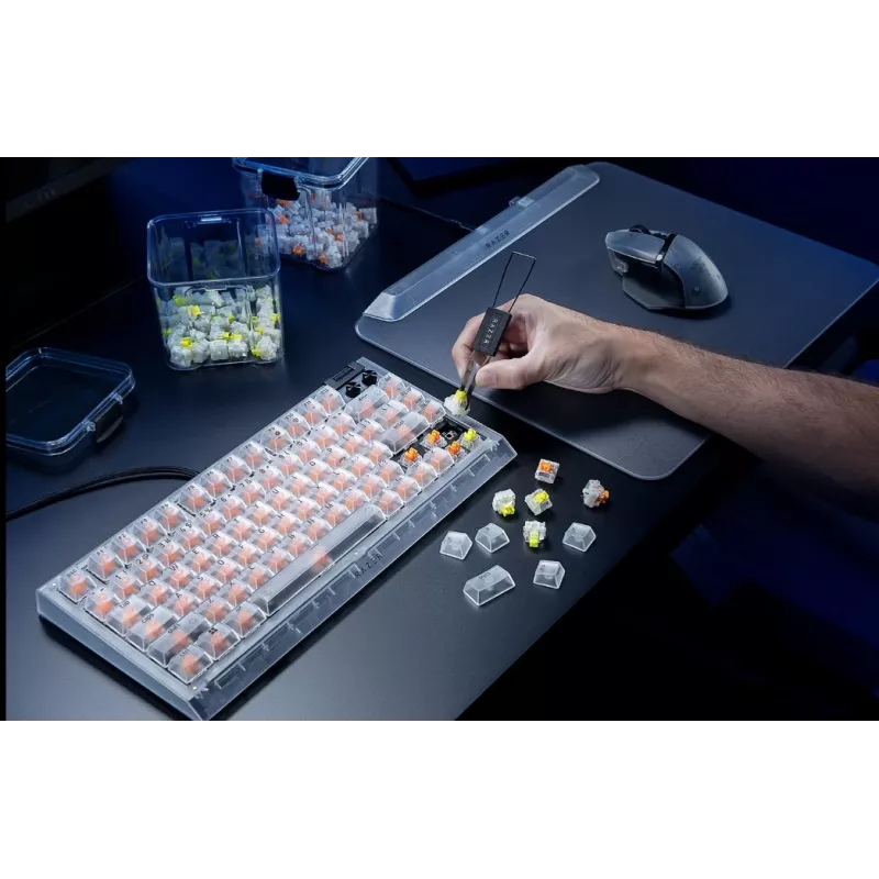 Teclado mecánico gaming hot-swappable Razer | BlackWidow V4 75% | Teclado gaming | Con cable | US | Phantom White Edition | USB Type-C | Razer Mechani