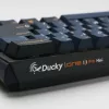 Teclado mecánico gaming Ducky One 3 Pro Mini — Hot-Swap, Cherry MX Blue, tasa de sondeo de 8000 Hz