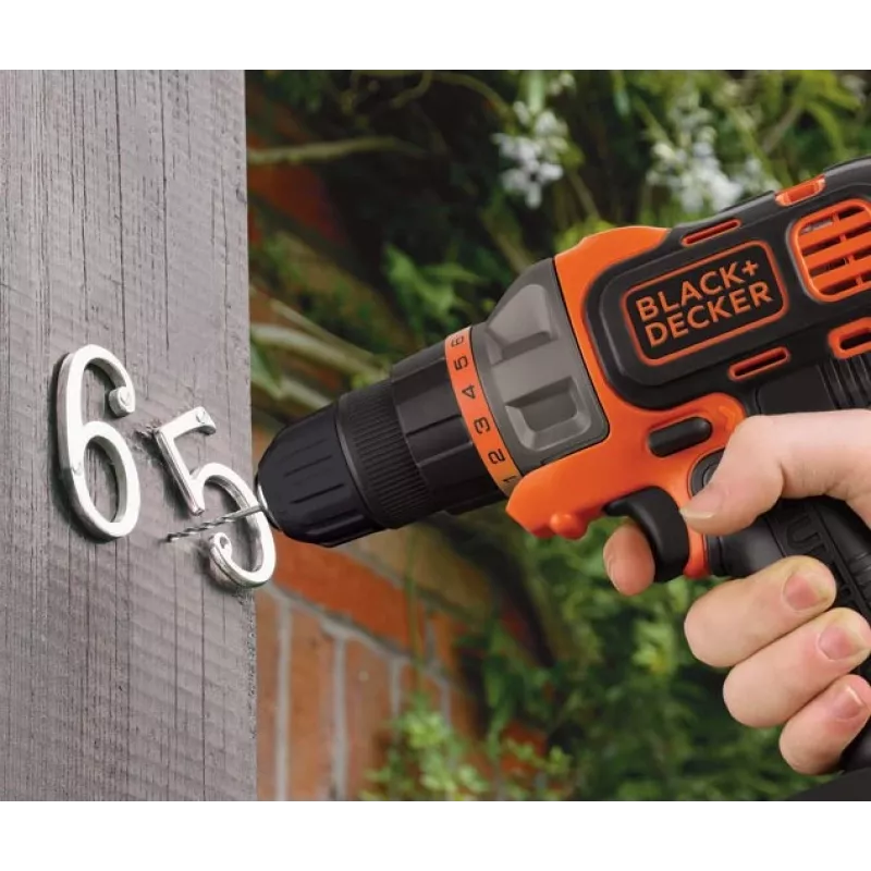Taladro Black & Decker MT218KB 800 rpm negro, naranja 1,46 kg