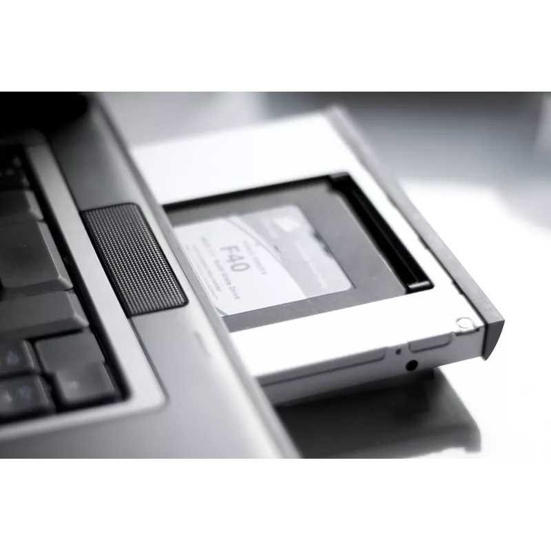 Marco de montaje SSD / HDD CD / DVD / Blu-ray SATA a SATA III 12,7 mm