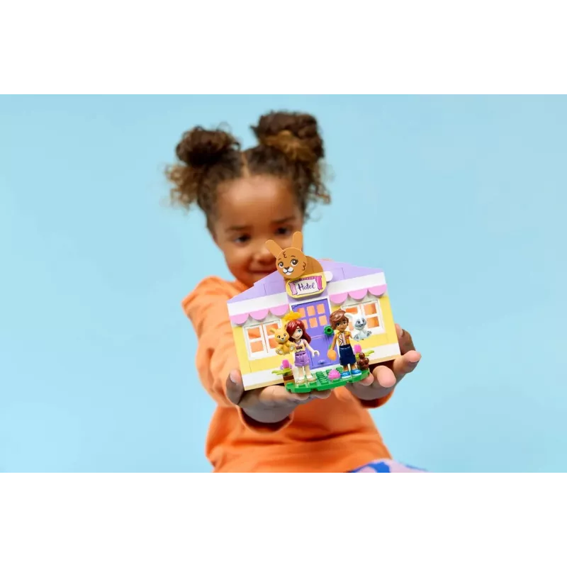 LEGO FRIENDS 42679 Hotel de conejos de Heartlake City