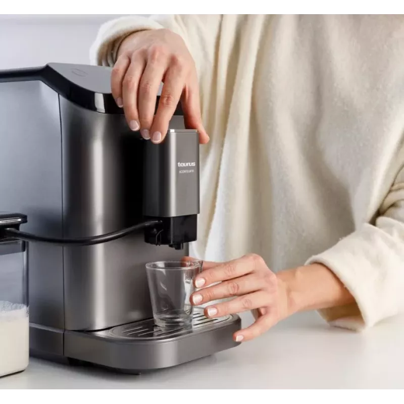 Cafetera espresso Taurus Accento Latte superautomática, molinillo integrado, depósito de agua de 1,5 L, entrada de café en grano