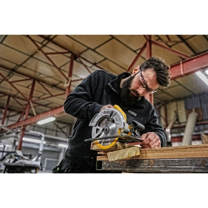 Sierra circular manual DeWALT DWE560, 1350 W, disco de 184 mm, 5500 rpm, amarilla/negra