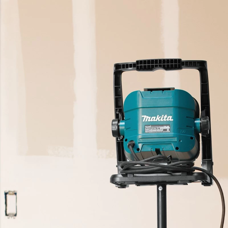 MAKITA LÁMPARA 18V/14,4V DEADML805 LED 1150lx/750lm +AC POWER