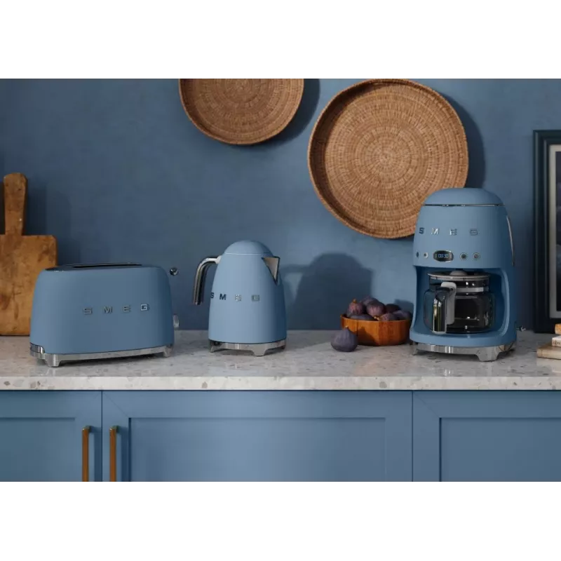 Smeg KLF03SBMEU hervidor 1,7 L 2400 W azul