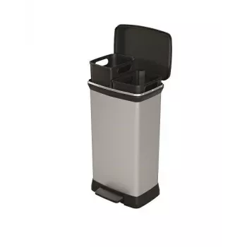 Papelera Curver 23L con pedal, acabado metálico, capacidad de 23 litros