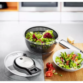 Centrifugadora de ensaladas GEFU Speedwing 28150 — bol transparente de 5 L, funcionamiento por botón, carcasa de plástico