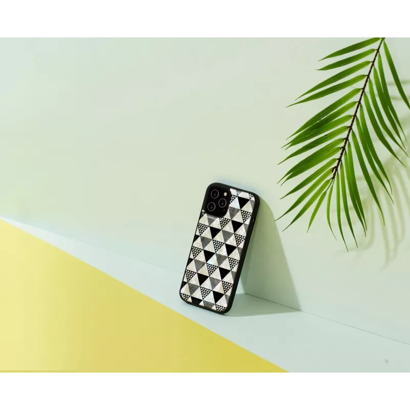 Funda protectora iKins para Apple iPhone 12 Pro Max — estructura piramidal negra