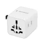 Adaptador de viaje universal GEMBIRD TPA-INT-01-W — entrada 100–250 V, conector Type-G, dimensiones compactas 84×56×85 mm