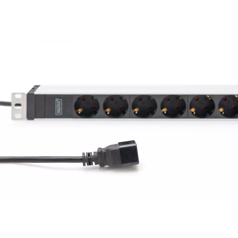 Regleta de enchufes Digitus con perfil de aluminio, 8 tomas de seguridad, cable de 2 m, conector IEC C20