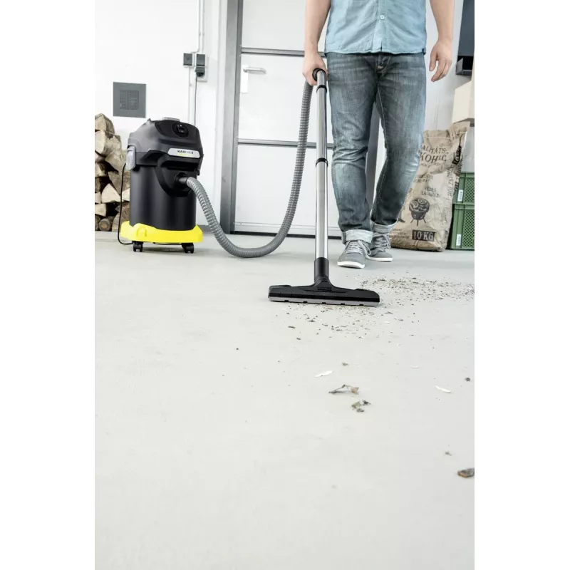 Aspirador en seco Karcher AD 4 Premium — 17 l, 600 W, sin bolsa, manguera metálica, tubo cromado