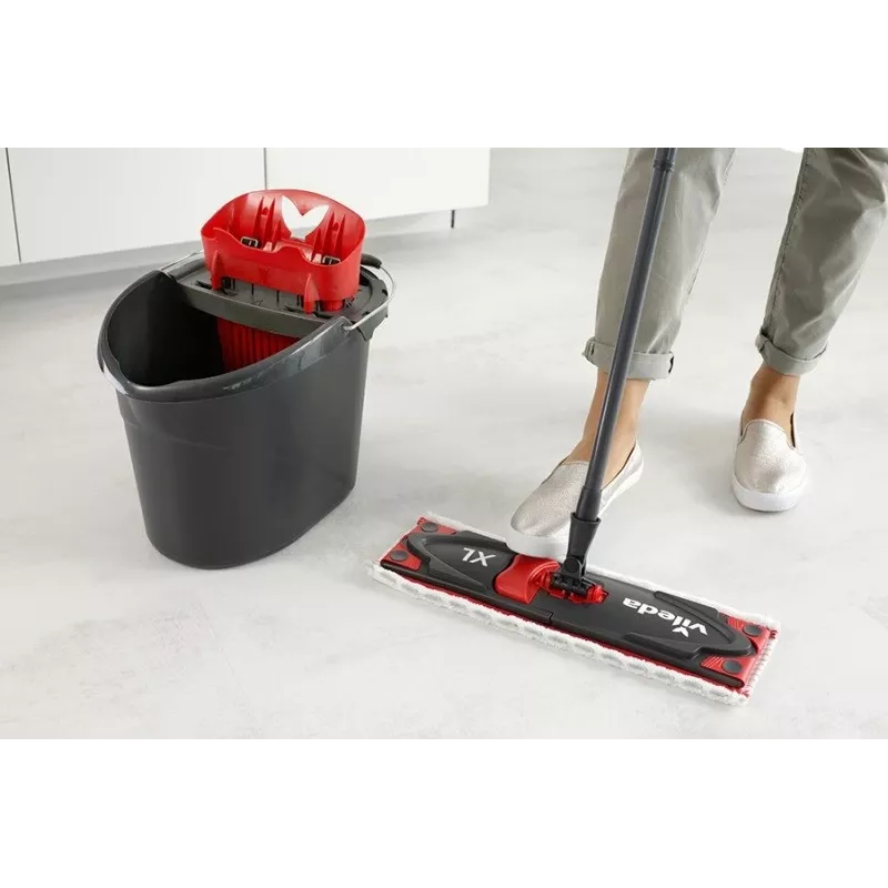Fregona VILEDA Ultramax XL Box — cabezal giratorio de microfibra 360° lavable, plegable, para suelos duros