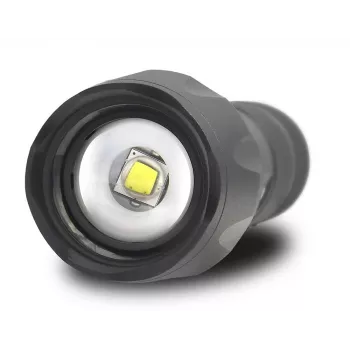 Linterna everActive FL600 — 600 lm, 10 W, carcasa de aluminio, IPX4, 130 mm, 3×AAA, roja