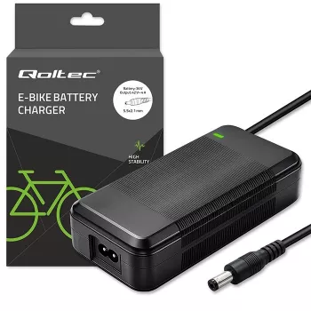 Cargador QOLTEC 36V–42V 4A para e-bike, conector macho DC 5,5×2,1 mm
