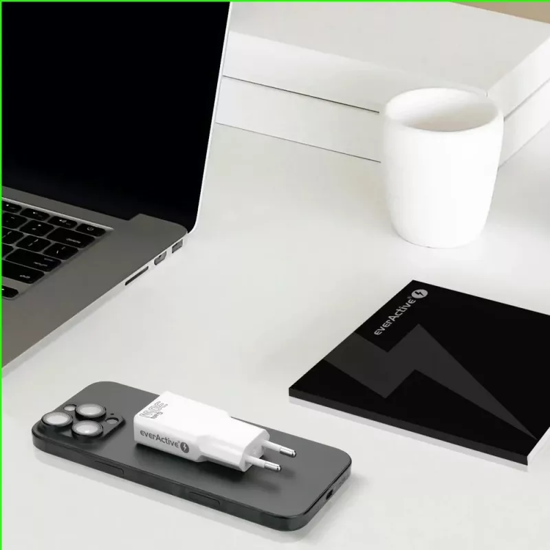 Fuente de alimentación everActive SC-385Q Super slim QC 4 Fast Charging — cargador USB de carga rápida, diseño compacto