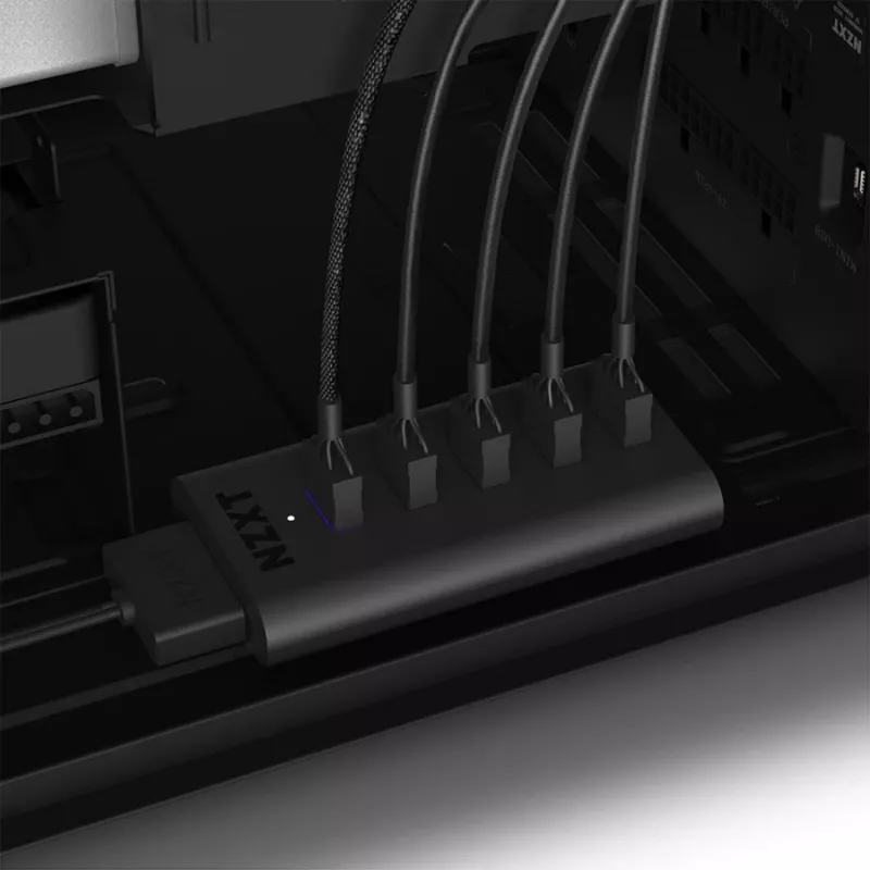 NZXT Hub de expansión USB 2.0 interno Gen 3 - Negro
