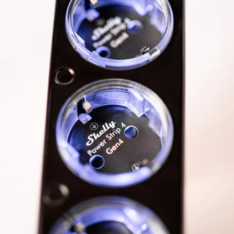 Regleta de enchufes Shelly Plug & Play PS4 Gen4 — 4 enchufes, 12 A por enchufe