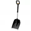 Pala para nieve con mango telescópico Fiskars X-SERIES
