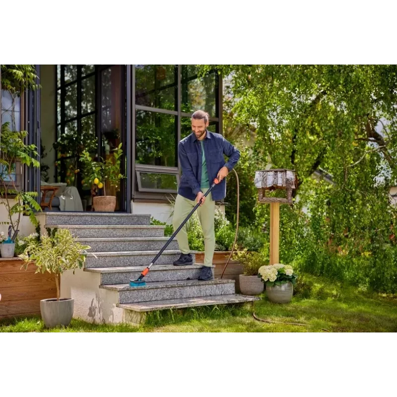 Gardena | Mango Cleansystem M, para la limpieza de superficies más grandes, se conecta al suministro de agua | 18802-20
