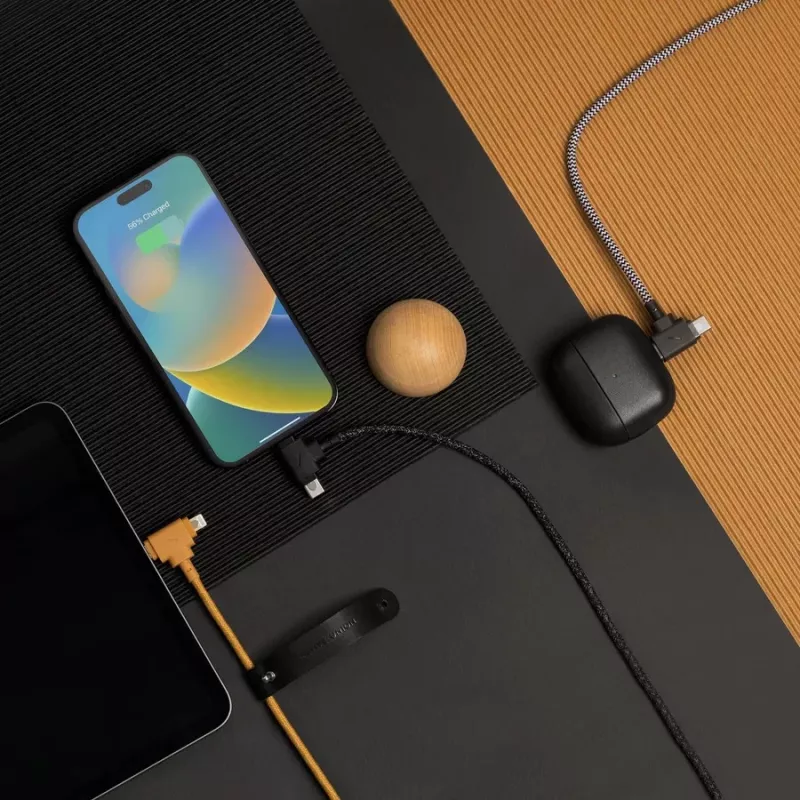 Cable de carga y datos native union Belt Cable Duo Pro USB-C a USB-C y Lightning Negro
