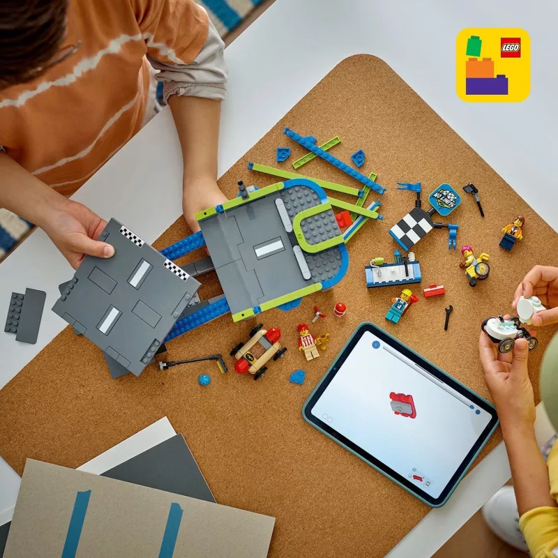 LEGO CITY 60460 No Limits: Camión con rampa y coche de carreras
