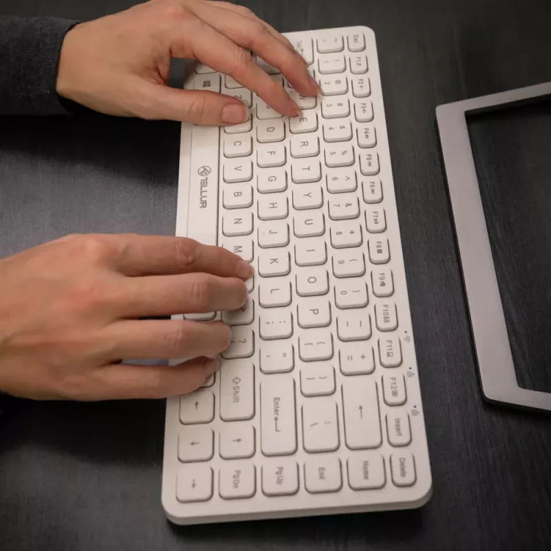 Teclado inalámbrico Tellur TLL491241 Mini blanco — diseño compacto, conexión inalámbrica