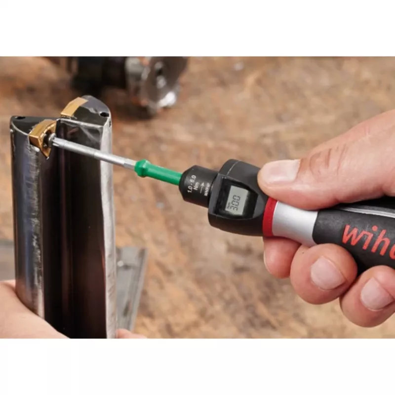 Destornillador dinamométrico multibit manual Wiha 36888 — ancho 40 mm, longitud 134 mm, peso 373 g