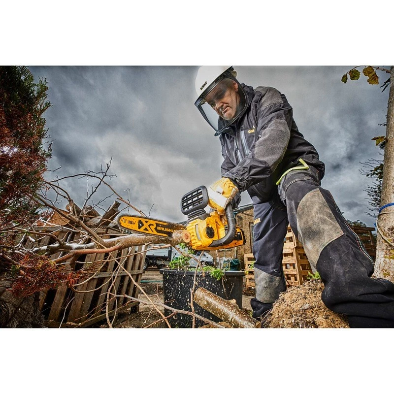 Motosierra DeWALT DCM565N-XJ — inalámbrica a batería, espada de 30 cm, capacidad de batería 5 Ah, depósito de aceite 0,14 L