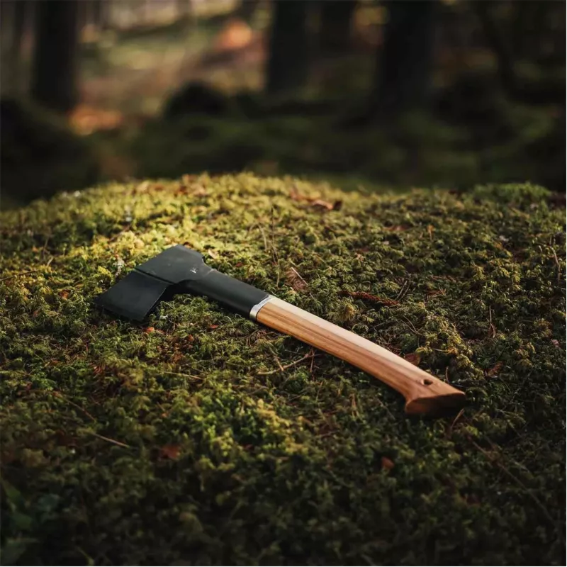 Fiskars Universal AX N10 1051143 – hacha ligera y duradera, modelo 1051143