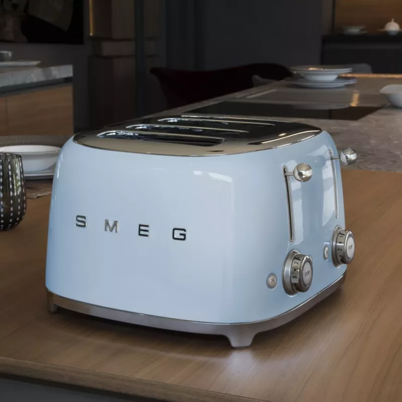 Tostadora Smeg 50's Style TSF03PBEU azul pastel