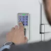 Cerradura con código de huella y RFID QOLTEC 52447 con protección IP68