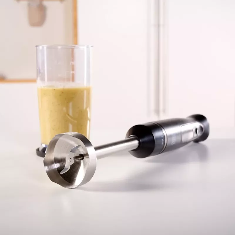 Batidora de mano Black+Decker BXHBA800E (800W; negra)