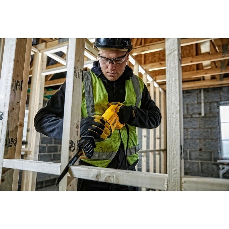 DeWALT DWE305PK-QS sierra de sable, 1100 W, carrera 29 mm, máx. 2800 carreras/min, profundidad de corte en madera 280 mm, 3,5 kg, negro/amarillo