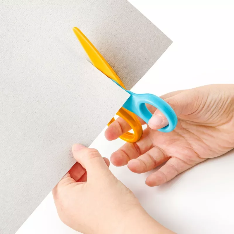 Tijeras Staedtler Noris Junior corte recto azul amarillo 100 mm